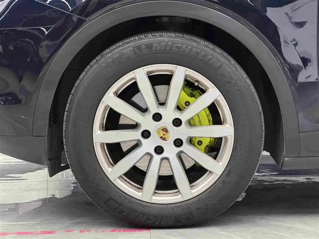 Porsche Cayenne Hybrid — миниатюра 4