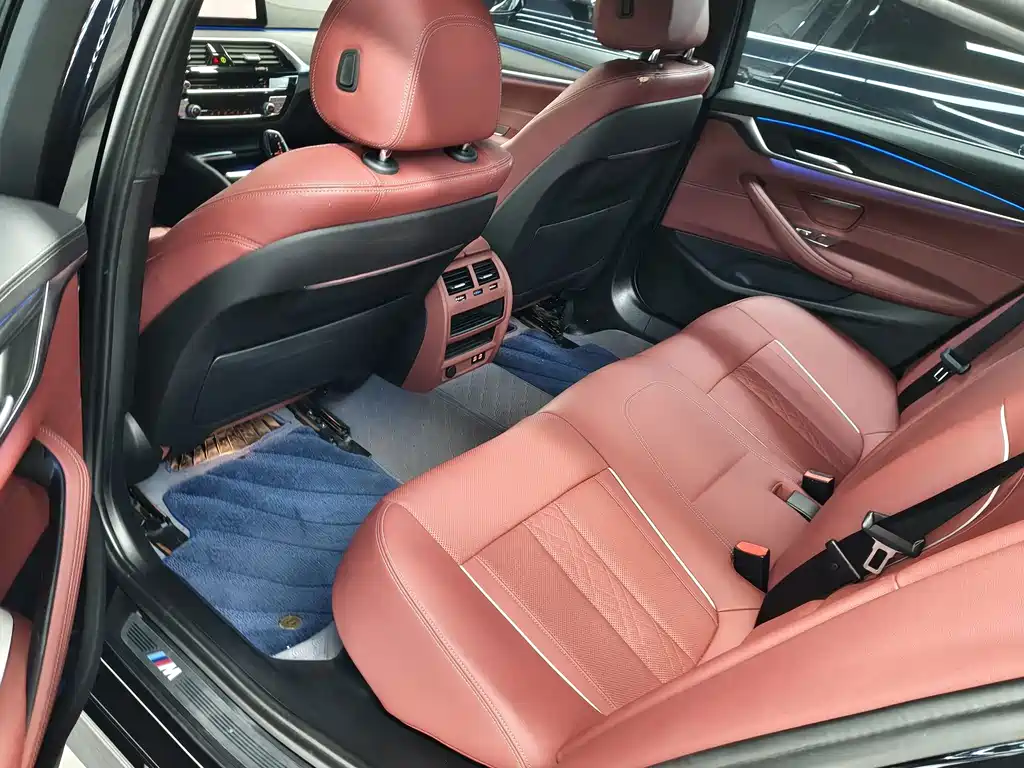 BMW 5 Series — миниатюра 13