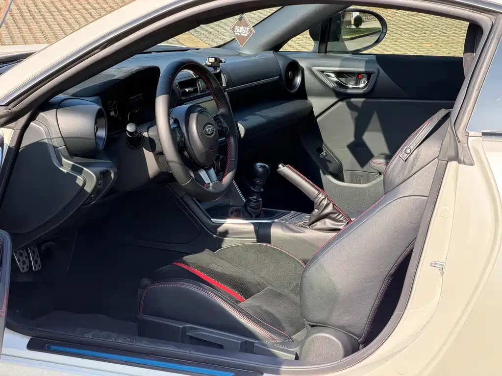 Subaru BRZ — миниатюра 14