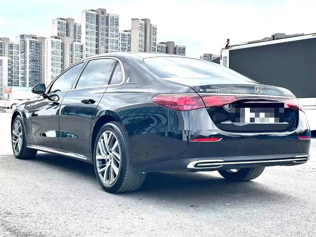 Mercedes-Benz E-Class E 2025 E 300 L Fashion