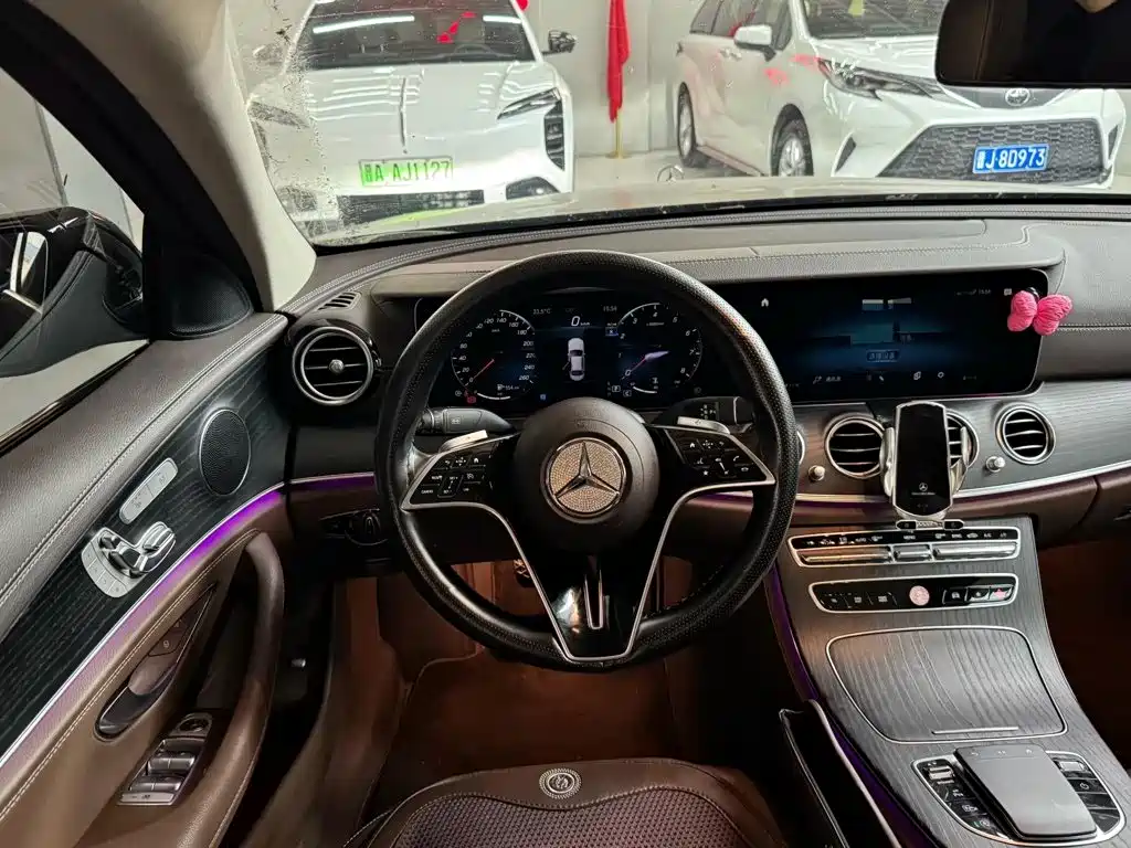 Mercedes-Benz E-Class — миниатюра 6