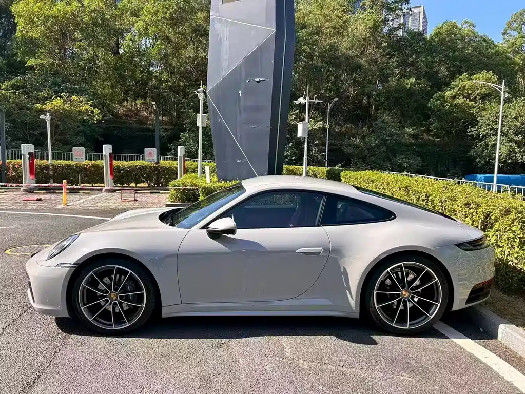 Porsche 911 2023 Carrera 3.0T