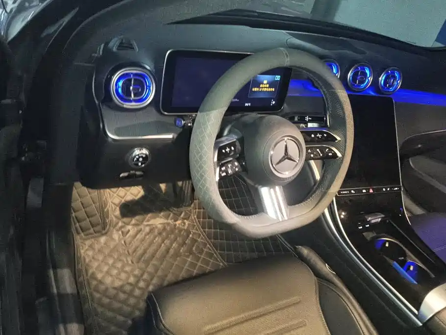 Mercedes-Benz C-Class — миниатюра 12