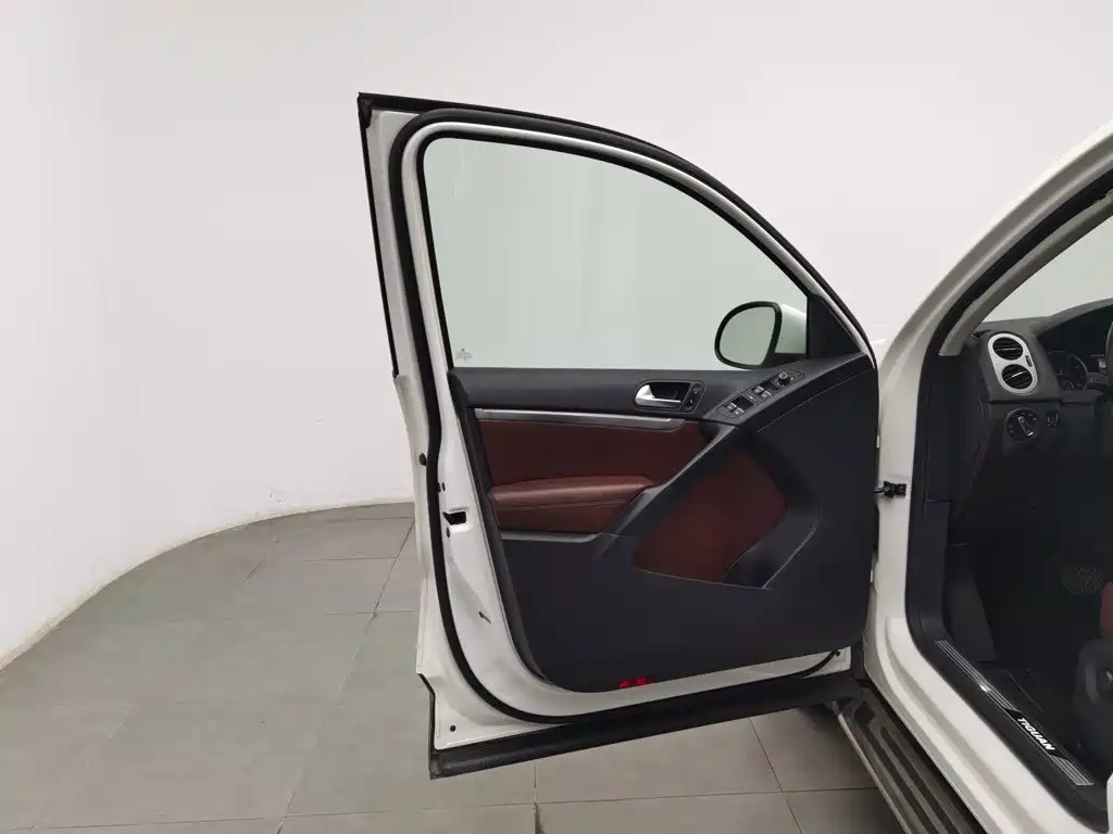 Volkswagen Tiguan — миниатюра 8
