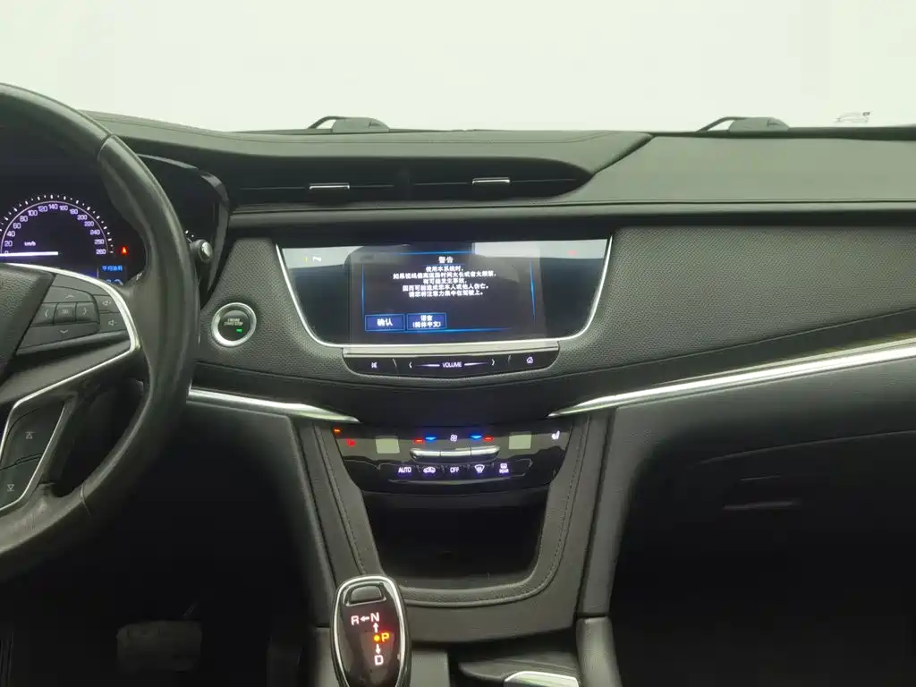 Cadillac XT5 — миниатюра 12