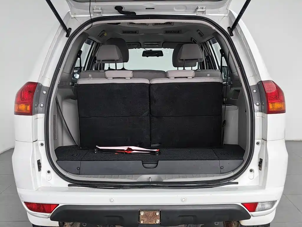 Mitsubishi Pajero Sport — миниатюра 16