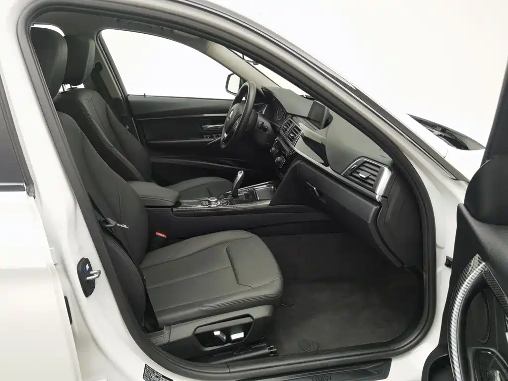 BMW 3 Series — миниатюра 23