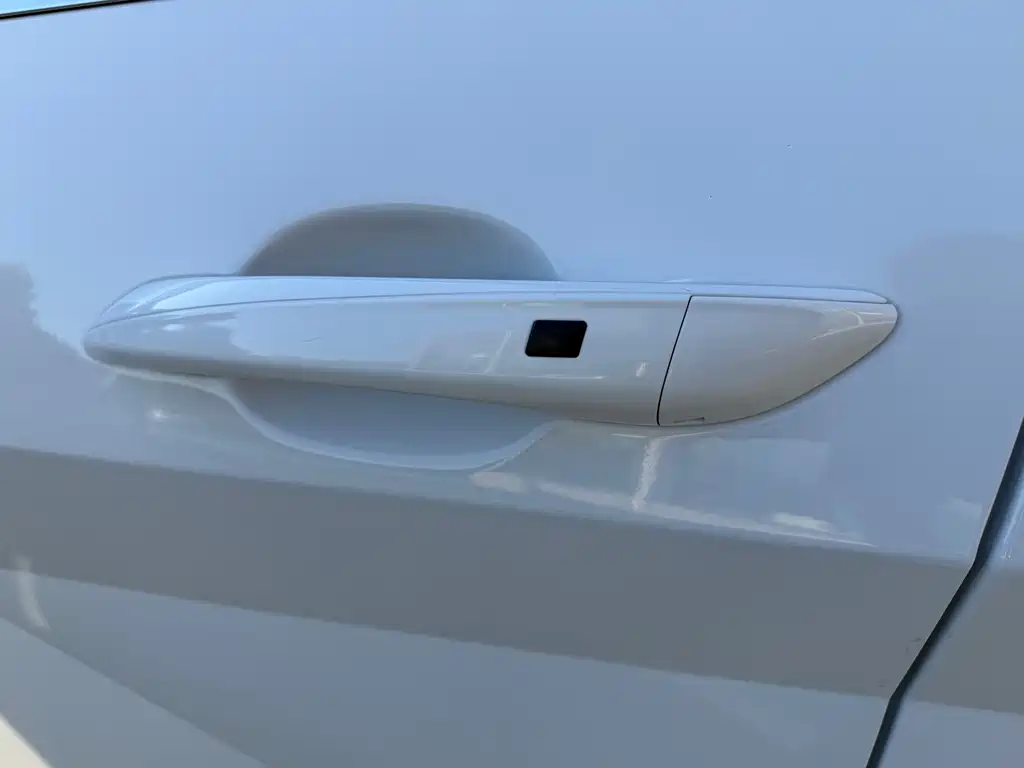 Hyundai Elantra — миниатюра 18
