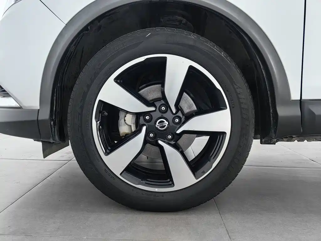 Nissan Qashqai — миниатюра 17