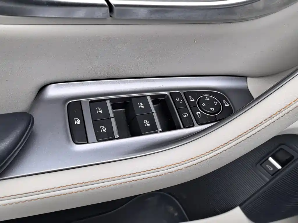BYD PLUS New Energy — миниатюра 9