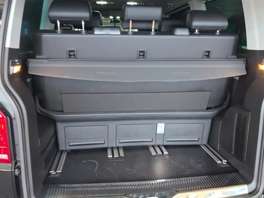 Volkswagen Multivan — миниатюра 4