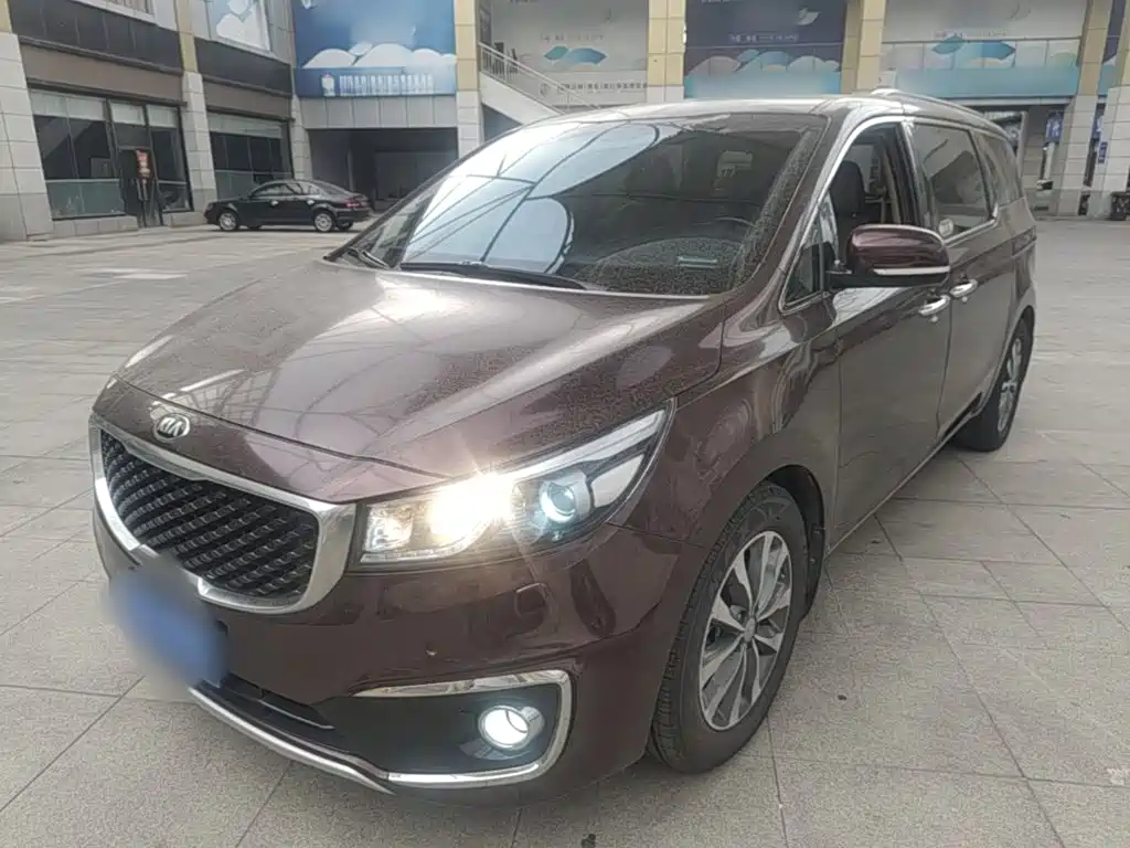 Kia Carnival — миниатюра 2