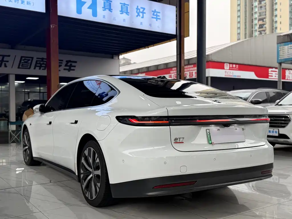 NIO NIO ET7