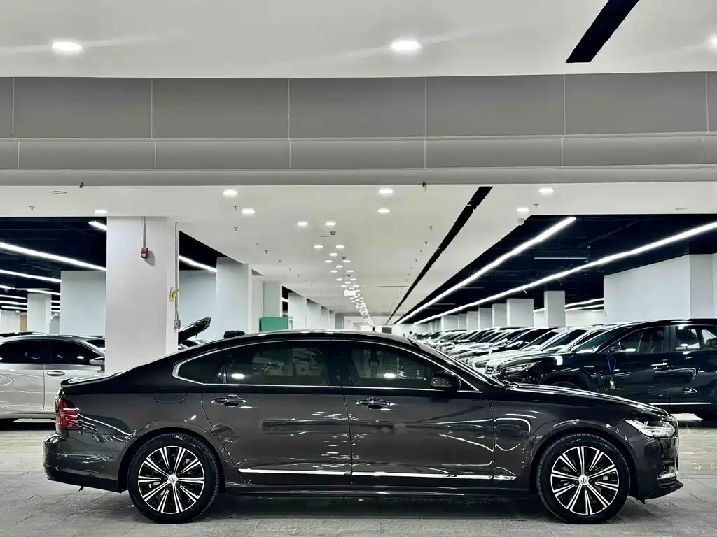 Volvo S90 2021 B5 Luxury