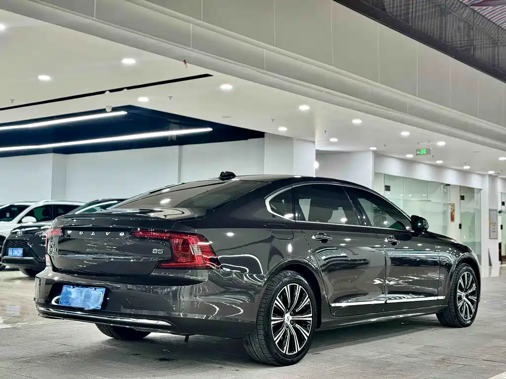 Volvo S90 2021 B5 Luxury