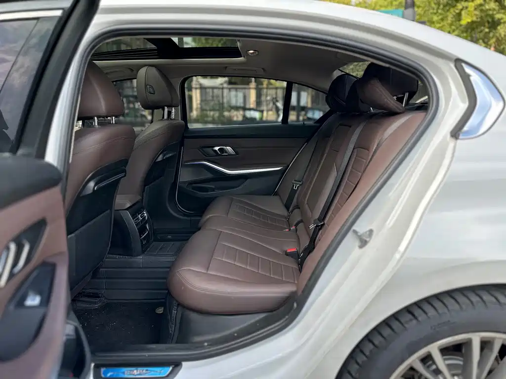 BMW 3 Series — миниатюра 16