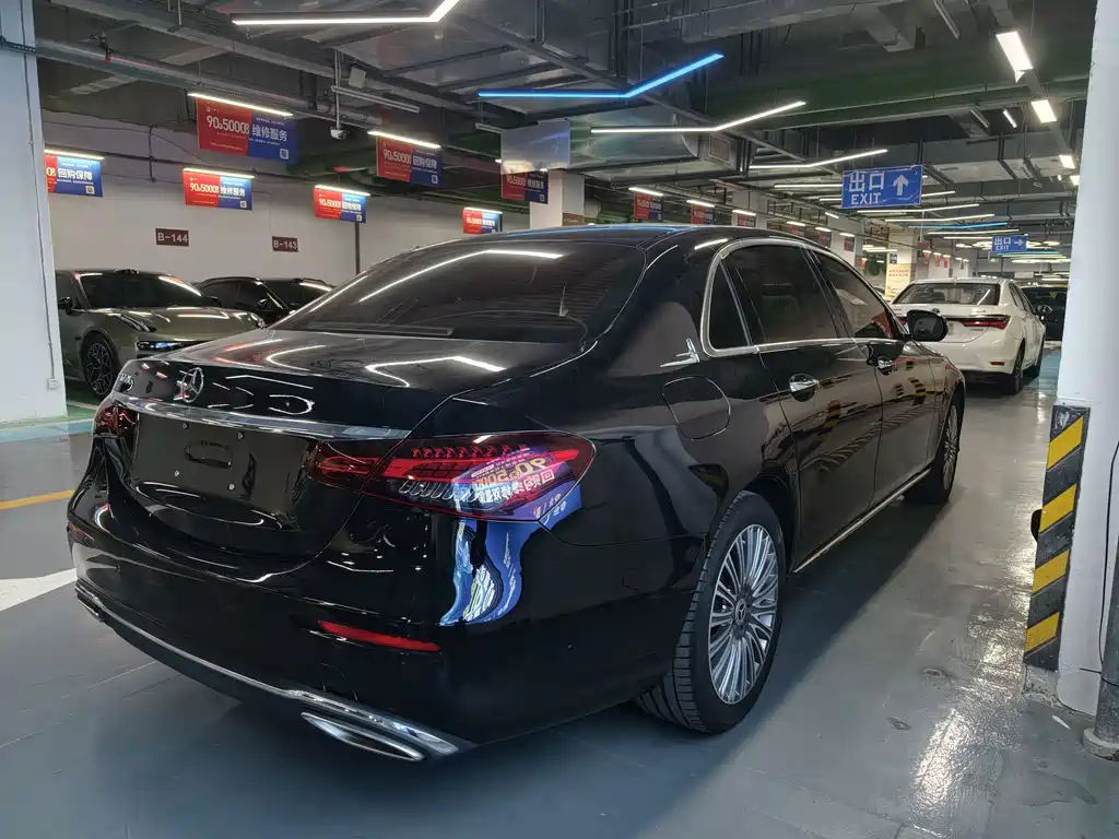 Mercedes-Benz E-Class — миниатюра 14