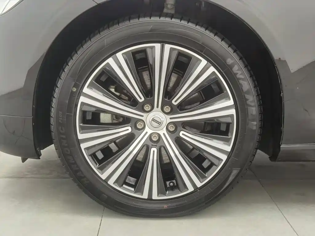 Volvo S90 — миниатюра 17