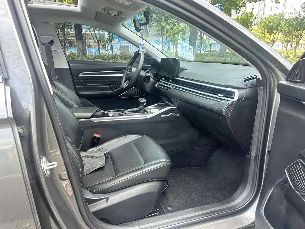 Geely Emgrand — миниатюра 6