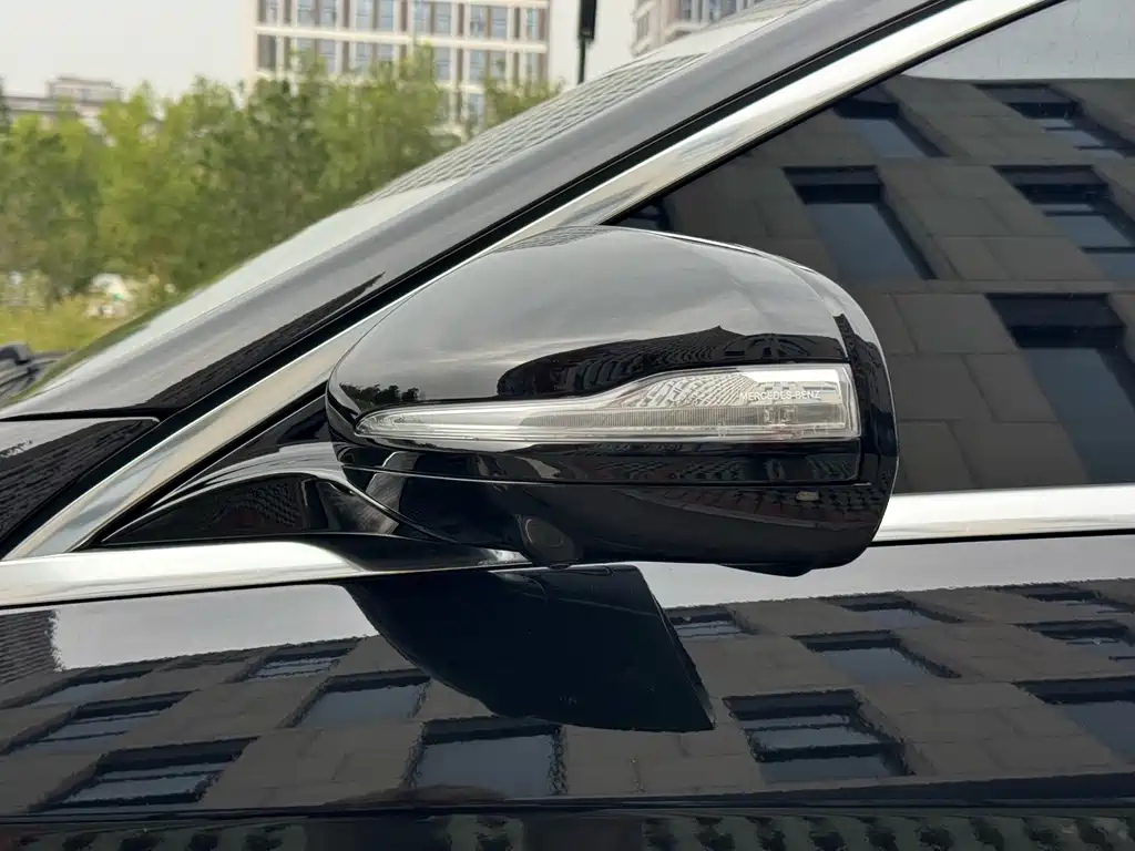 Mercedes-Benz S-Class — миниатюра 31
