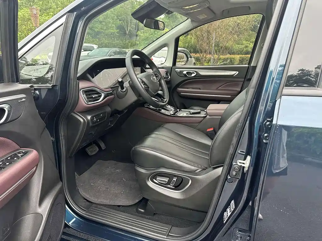 GAC Motor Trumpchi M6 — миниатюра 4
