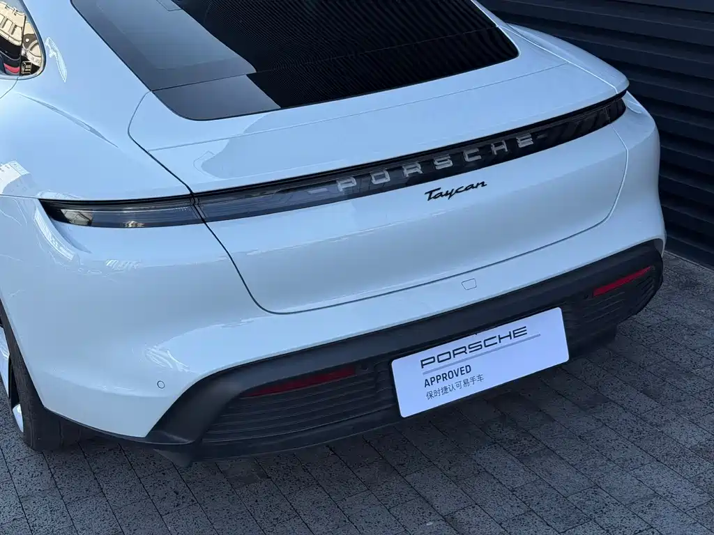 Porsche Taycan — миниатюра 6