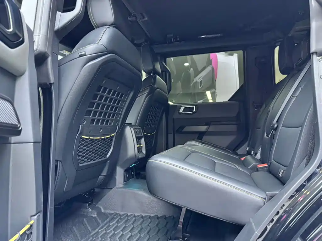Ford Bronco — миниатюра 2