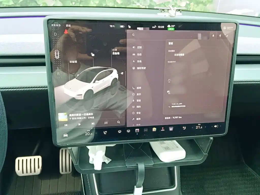 Tesla Model Y — миниатюра 6