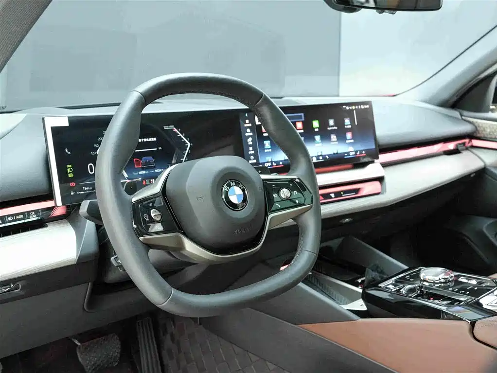 BMW 5 Series — миниатюра 7