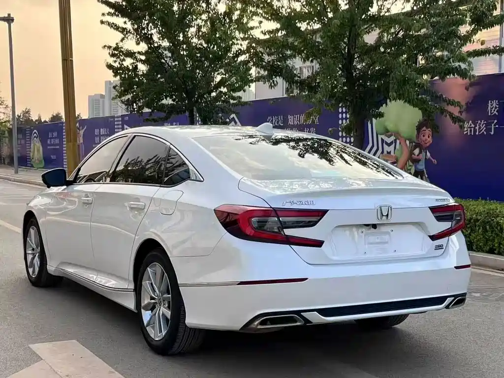 Honda Accord — миниатюра 9