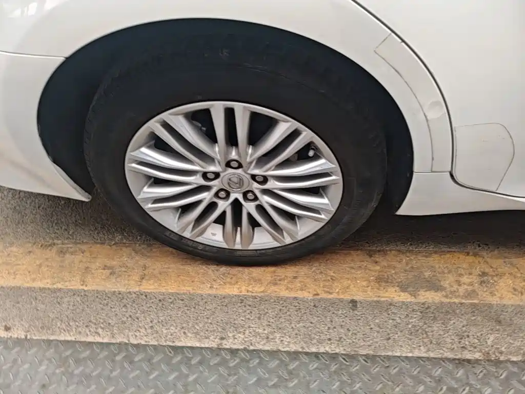 Lexus ES — миниатюра 21