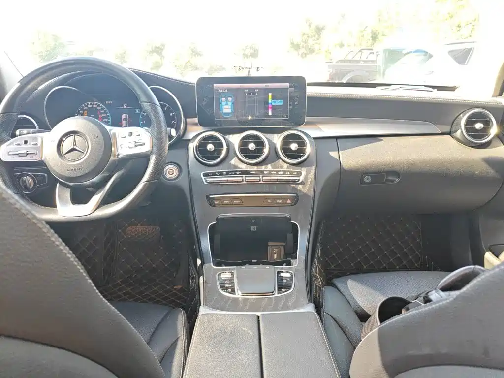 Mercedes-Benz C-Class — миниатюра 13