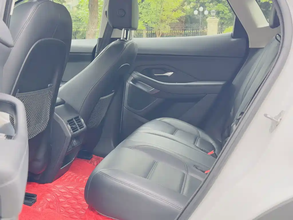 Jaguar E-PACE — миниатюра 12