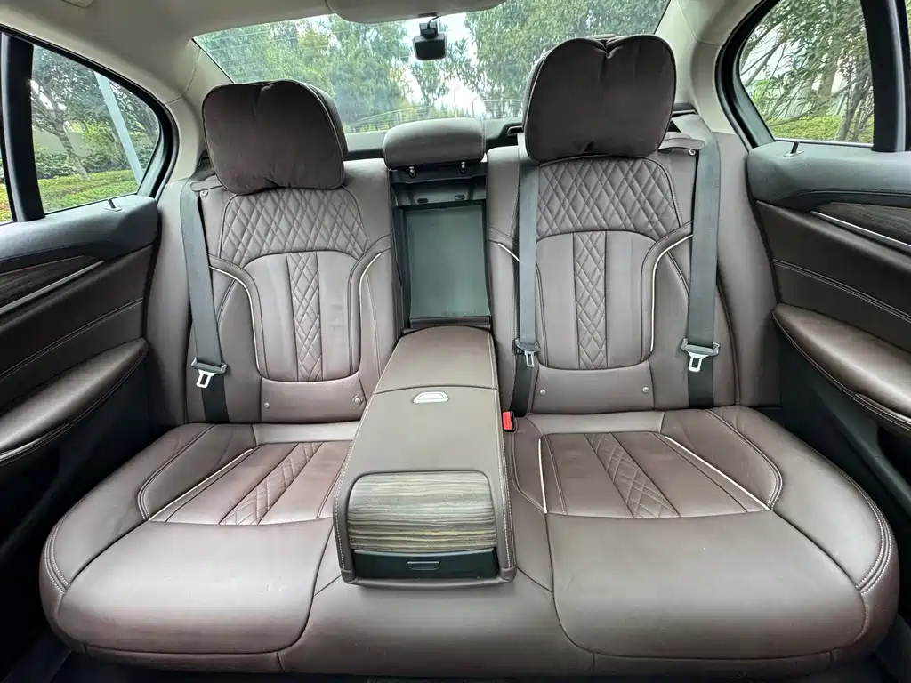 BMW 5 Series — миниатюра 25