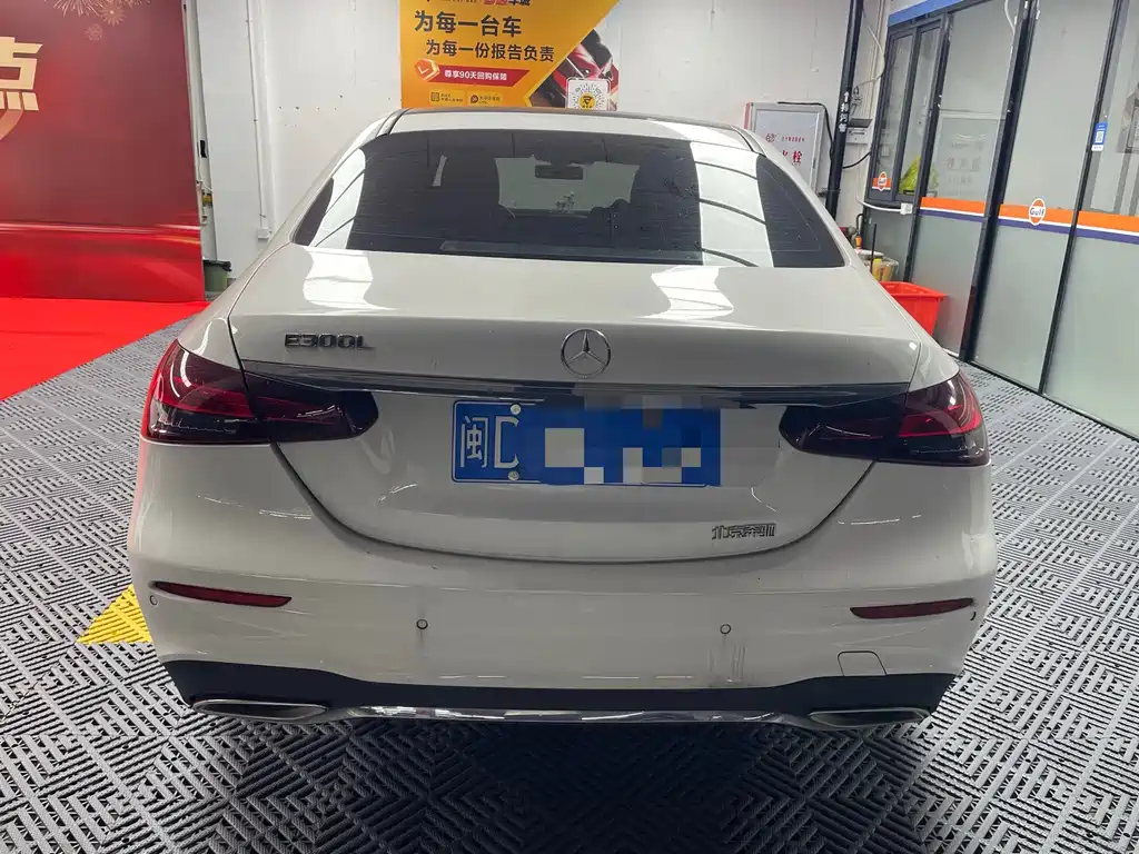 Mercedes-Benz E-Class — миниатюра 4