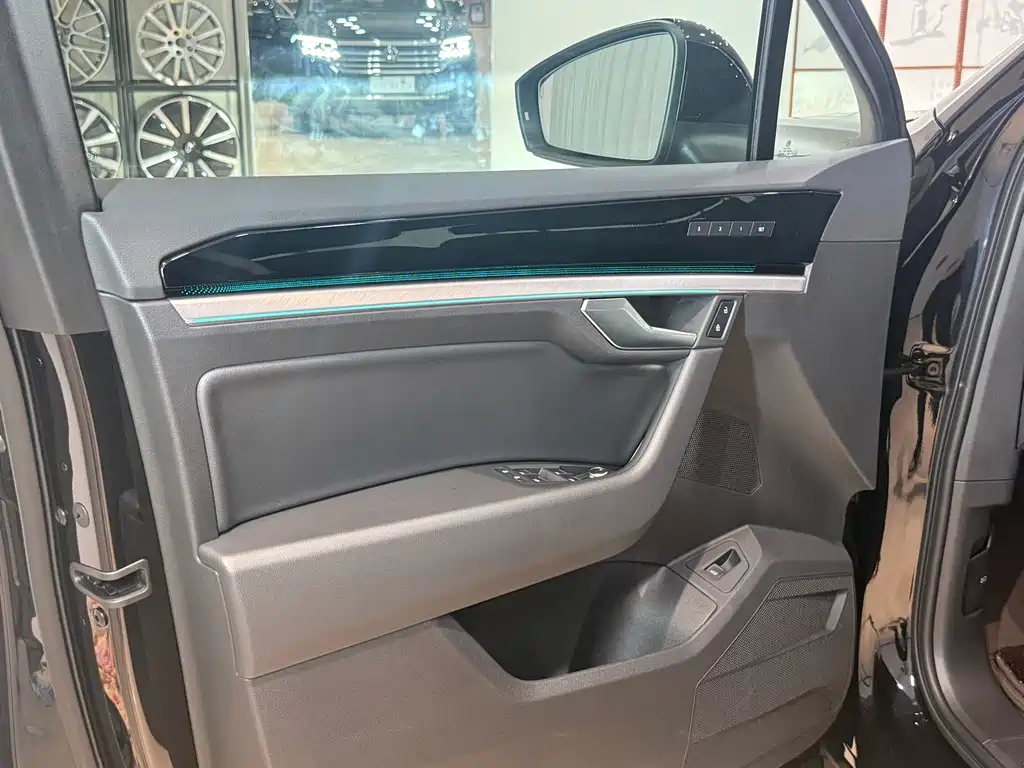 Volkswagen Touareg — миниатюра 15