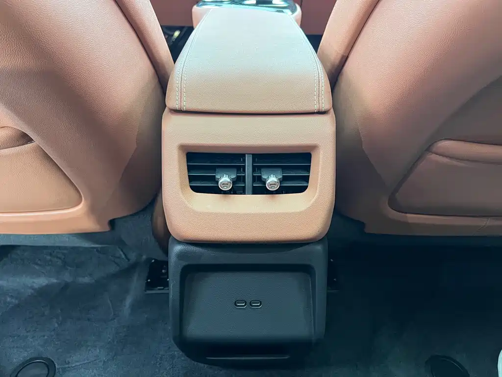 Cadillac IQ — миниатюра 18