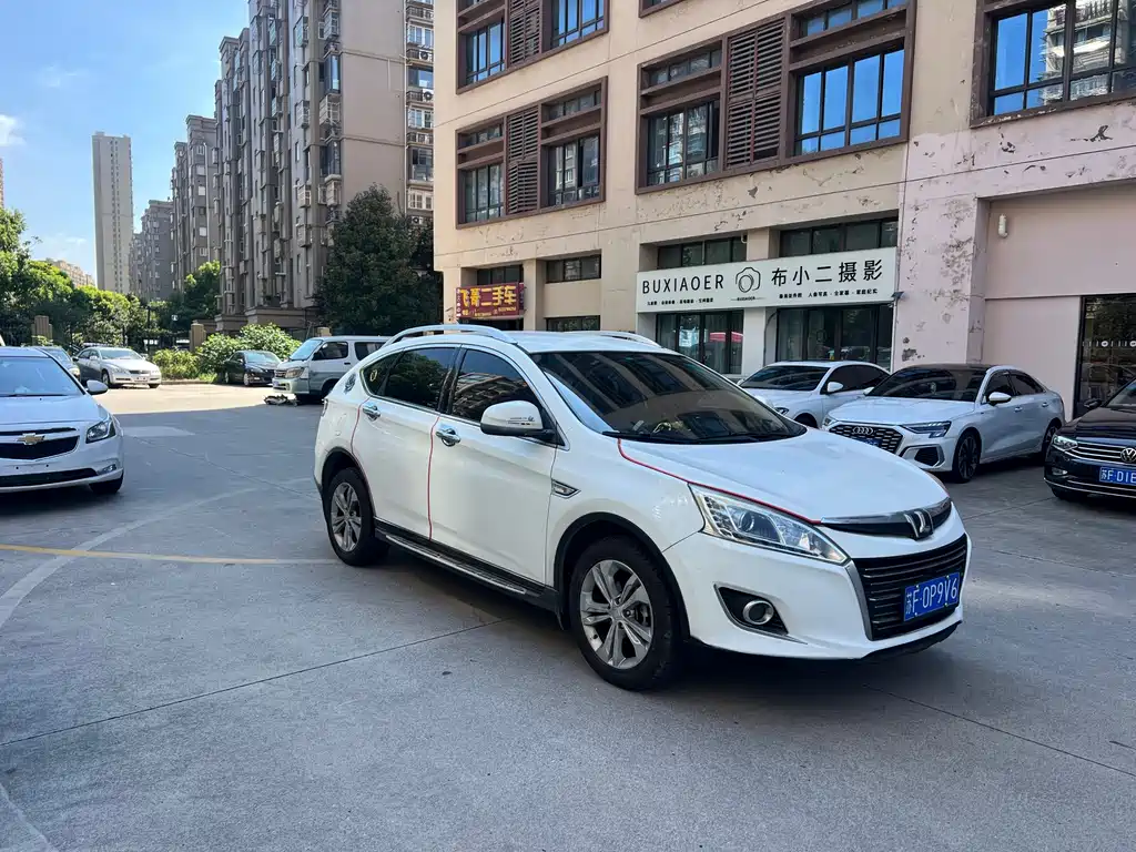 Luxgen U6 — миниатюра 2