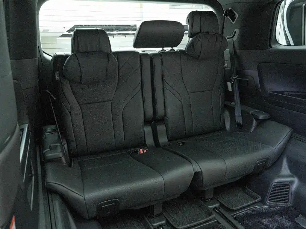 Toyota Alphard — миниатюра 15