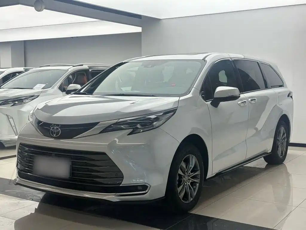 Toyota Sienna — миниатюра 3