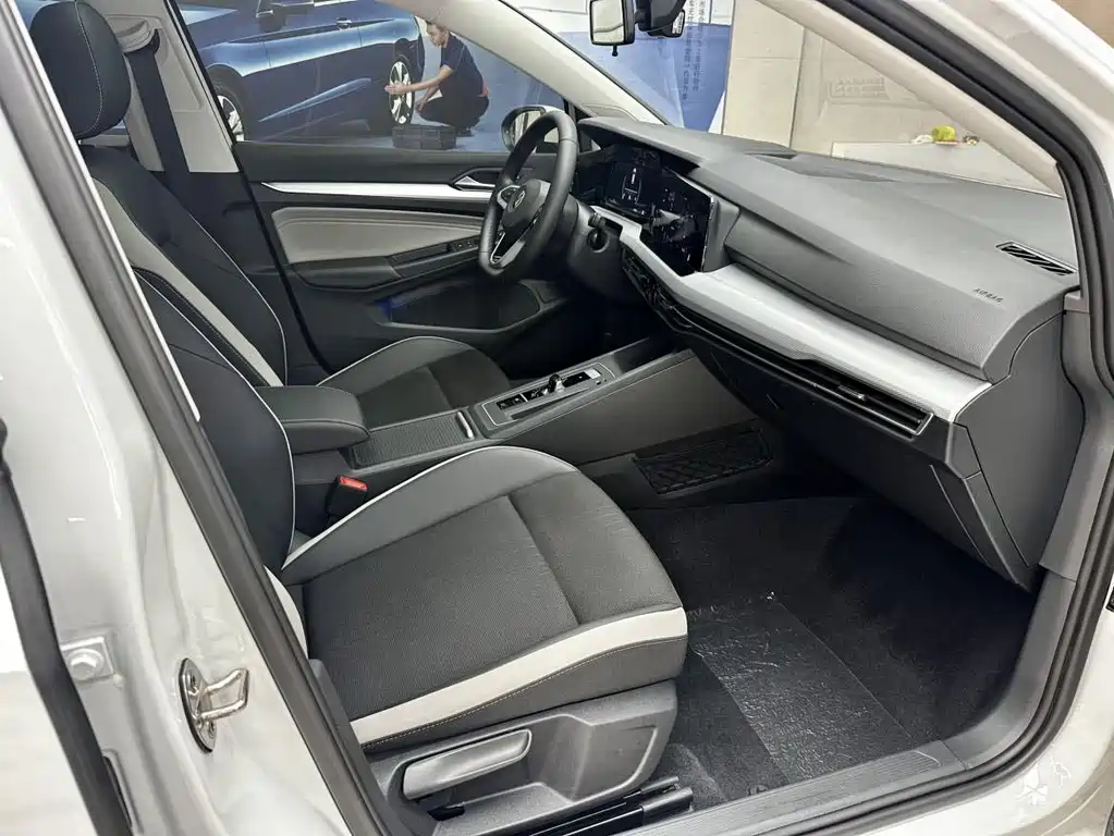 Volkswagen Golf — миниатюра 12