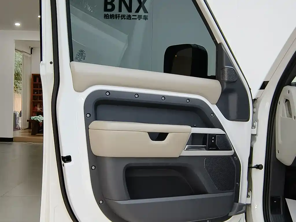 Land Rover Defender — миниатюра 14
