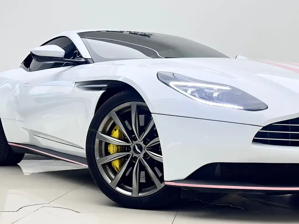 Aston Martin DB11 2019 4.0T V8 Coupe