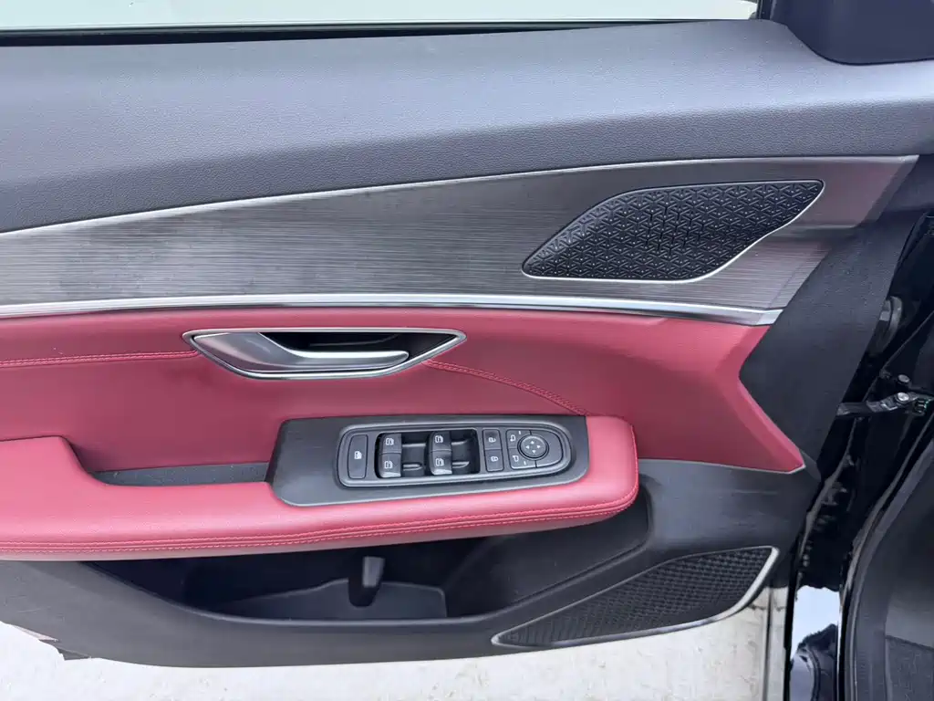 JETOUR X70 PLUS 2023 1.5T DCT PRO 5 мест