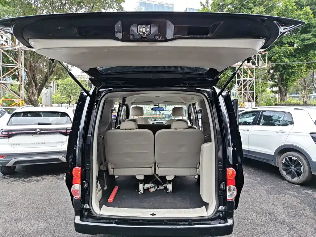 Nissan NV200 — миниатюра 20