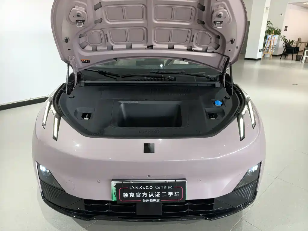 Lynk & Co Z20 — миниатюра 2