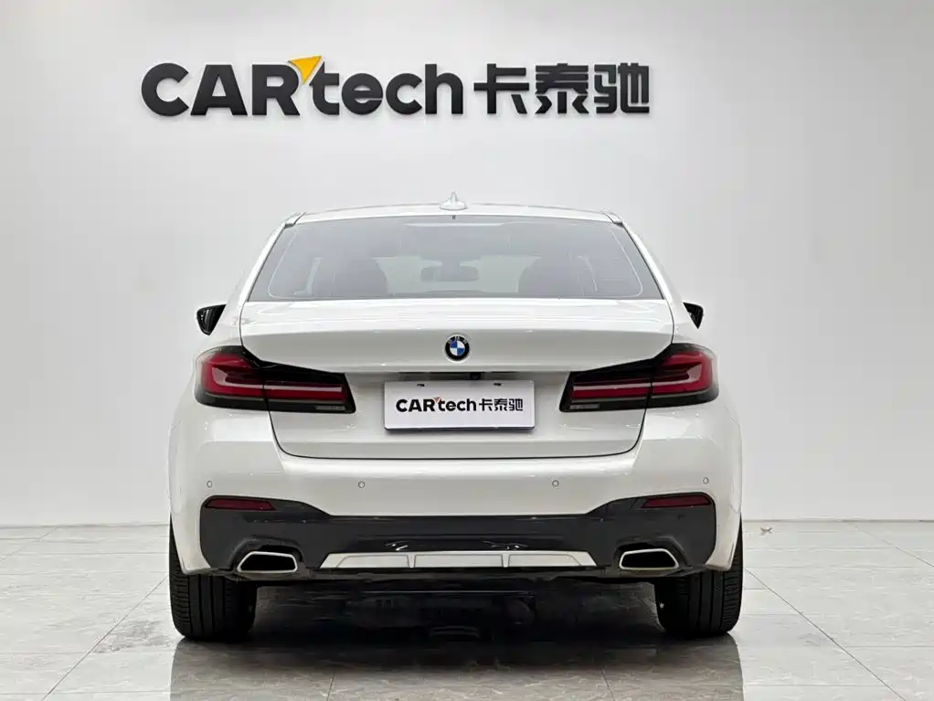 BMW 5 Series — миниатюра 4