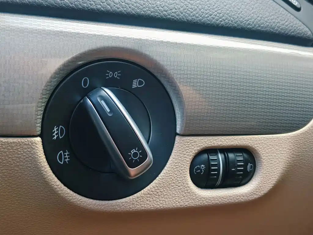 Volkswagen Sagitar — миниатюра 12
