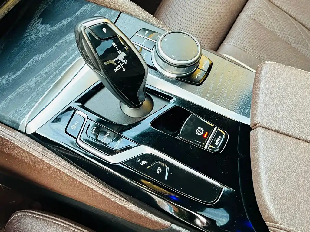 BMW 5 SERIES
