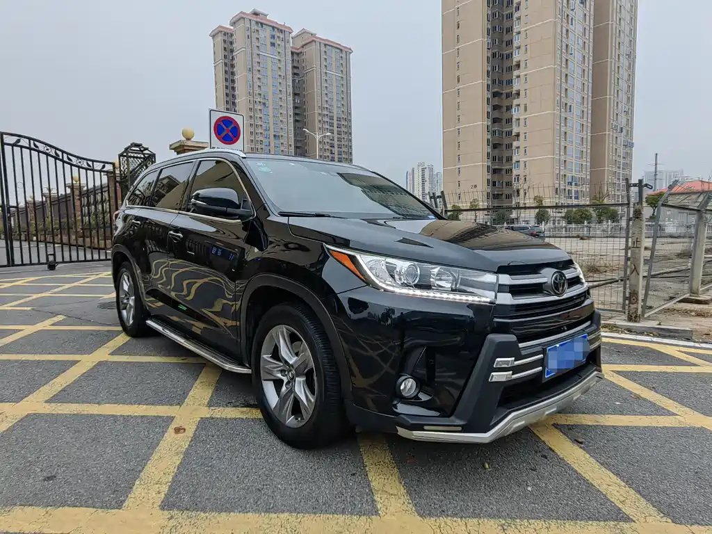 TOYOTA HIGHLANDER